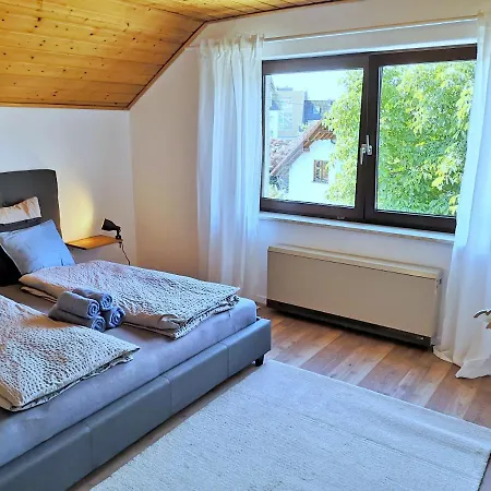 Family-apartment Mit Balkon, Kueche, Parkplatz & Waschmaschine Offenbourg
