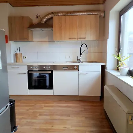 Apartment Family-apartment Mit Balkon, Küche, Parkplatz&waschmaschine *