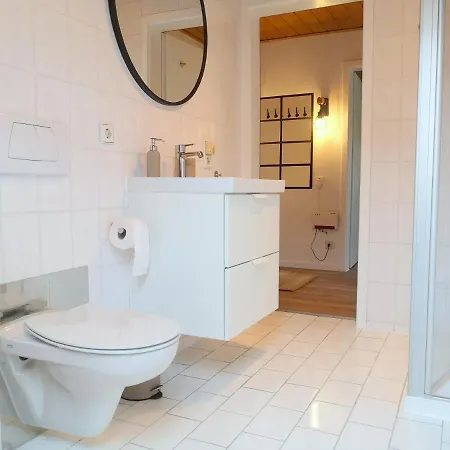 Appartamento Family-apartment Mit Balkon, Kueche, Parkplatz & Waschmaschine