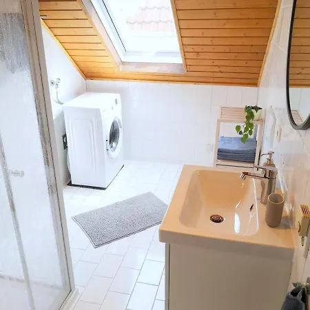 Family-apartment Mit Balkon, Küche, Parkplatz&waschmaschine Offenburg