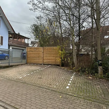 Family-apartment Mit Balkon, Kueche, Parkplatz & Waschmaschine